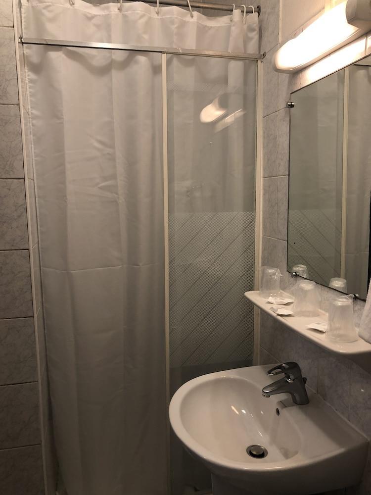 Hotel Liberty Париж Екстер'єр фото